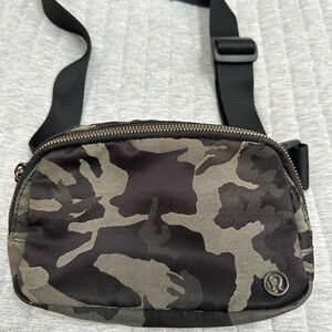 Lululemon camo colored Fannie pack. Great condition